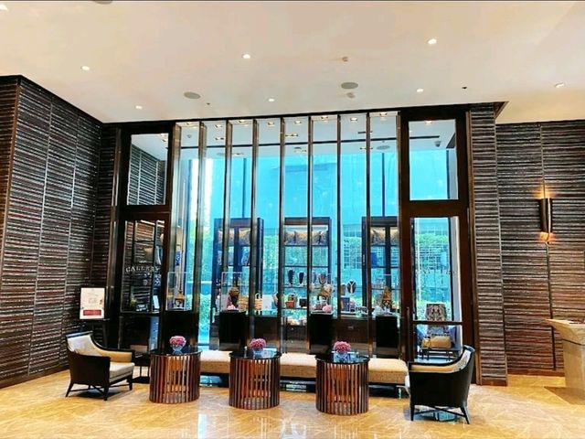 Bangkok Marriott Hotel The Surawongse สระน้ำสวยมาก