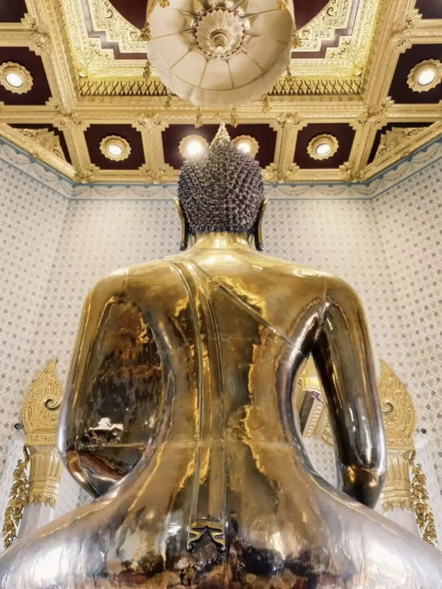 เที่ยว วัดไตรมิตรวิทยาราม วรวิหาร กรุงเทพ