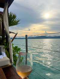 สาวสายฝอห้ามพลาด! Yona beach club กลางทะเล