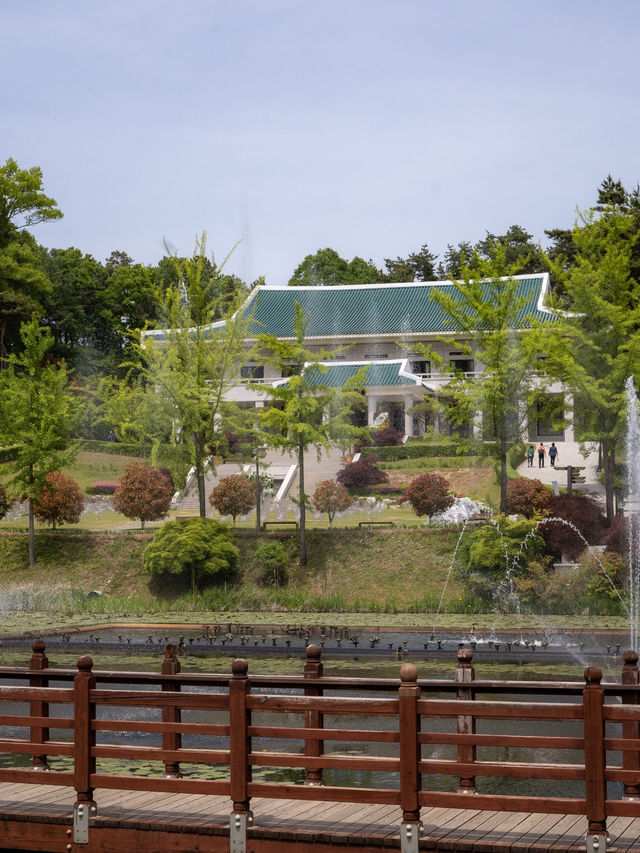 푸릇푸릇한 산림욕을 즐기며 대통령 산책로를 걸을 수 있는 유일한 이곳 “ 청남대” 