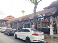 แหล่งรวมของกินร้านดังที่ “จริงใจวิลเลจ”   