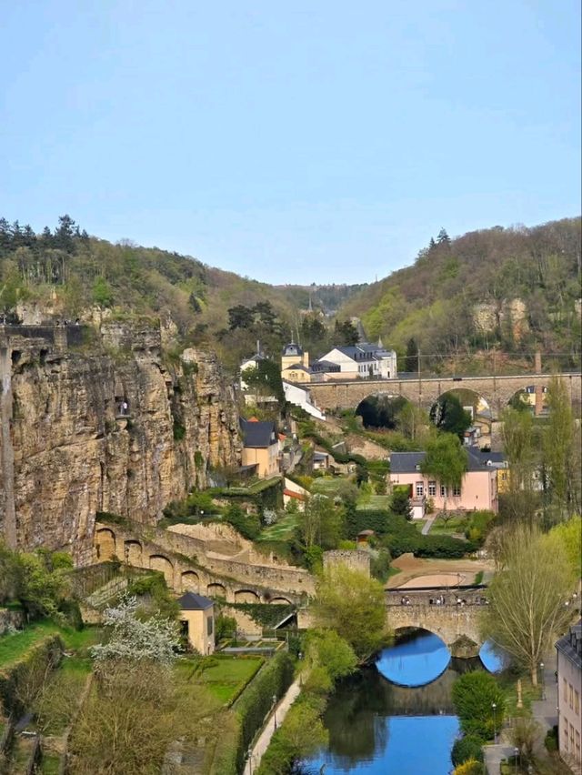 🇱🇺💼 Luxembourg on a Shoestring: Big Charm, Small Budget! 🗺️✨