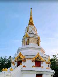 วัดท่าสุทธาวาส อยู่ริมแม่น้ำน้อย ใน ตำบลบางเสด็จ