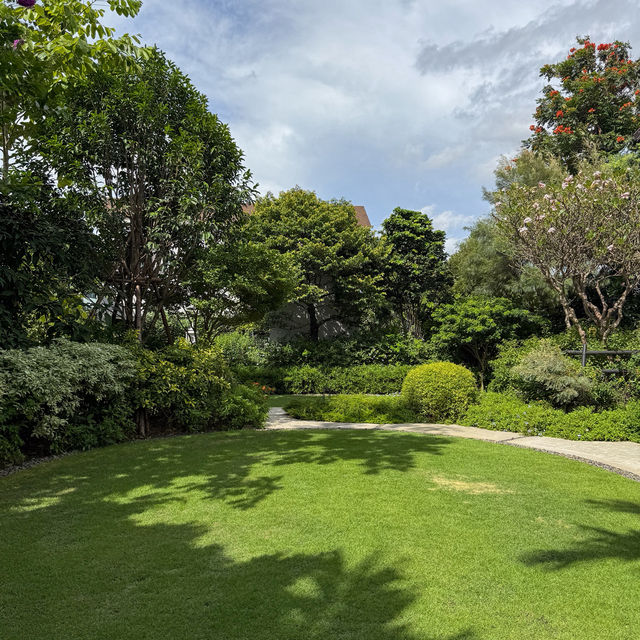 คาเฟ่บ้านไม้กลางสวนสุดชิล ย่าน #บางจาก 🏠🍃🌼