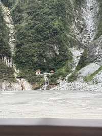 最新｜太魯閣「全面封步道」⛔️只能路邊拍照？交通管制＋時間表一次看！
