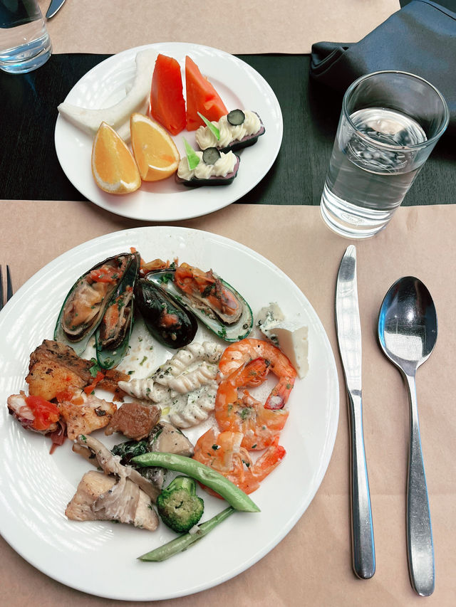 Evolution: Sumptuous Buffet Experience with Irresistible Delights 