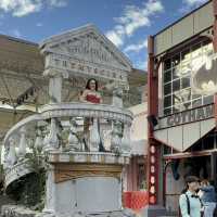 Reliving my wildest childhood dreams in Warner Bros Movie World in Gold Coast Australia!