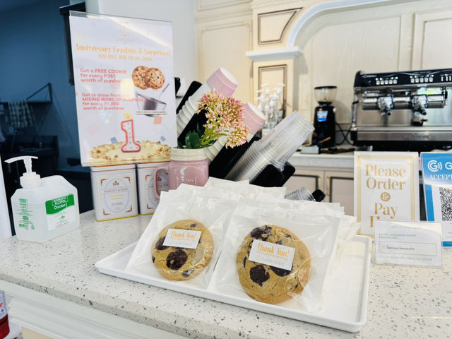 Savor the Sweet Life at Luxcious Café