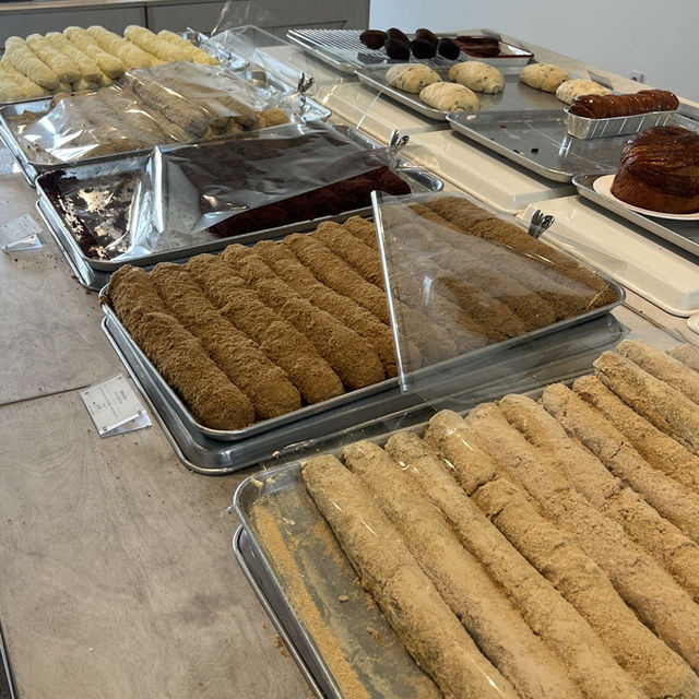 창원 빵순이들 모여라🥐🍴 어글리더클리 가봤어?