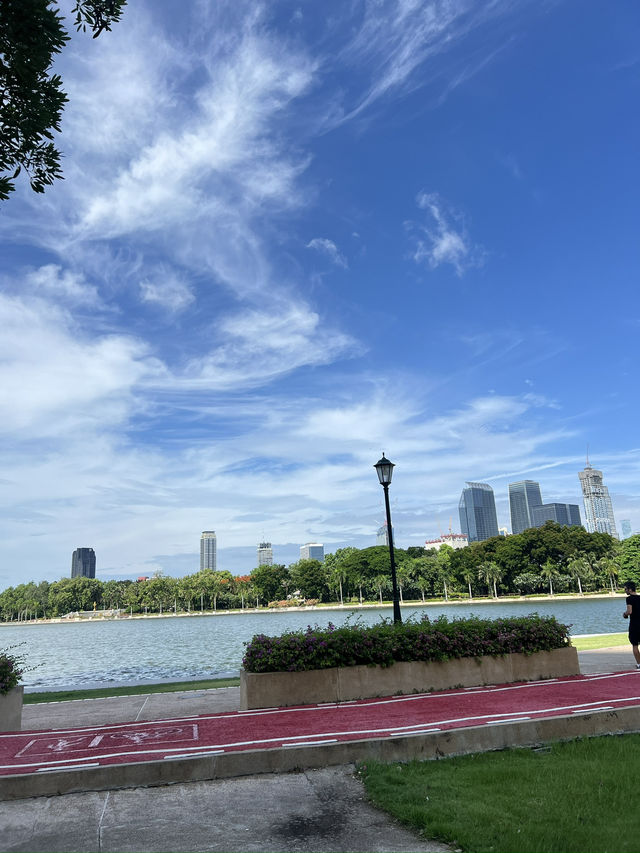 สวนเบญจกิติ - สวนสาธารณะระดับเมืองของกรุงเทพ