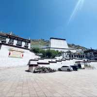 🌄 「扎什倫布寺短評：後藏聖地的信仰與藝術瑰寶」