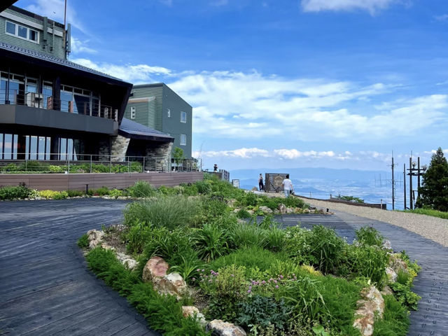 Biwako Valley: A Relaxing Day Trip from Kyoto! ⛰️🌳