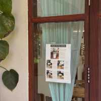 คาเฟ่สไตล์โฮมมี่ พร้อมบรรยากาศกลางสวน จ.นครปฐม