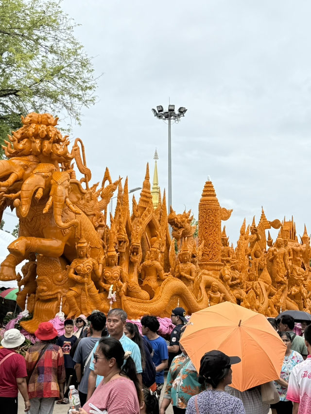 แห่เทียนเข้าพรรษา | อุบลราชธานี