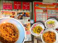 Khao Soi Mae Manee– ตำนาน 40 ปี 