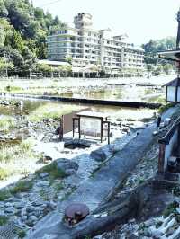【断崖絶壁の国宝！三徳山投入堂で神秘の冒険旅⛰️】