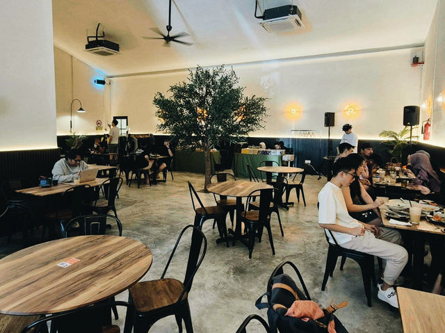 Breakroom on Jalan Skudai in Johor Bahru