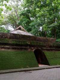 วัดอุโมงค์ (Wat Umong)