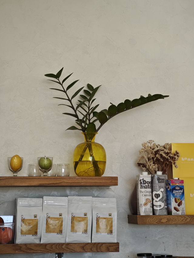 คาเฟ่สุดปังใกล้หัวหิน bOnnie on the beach cafe