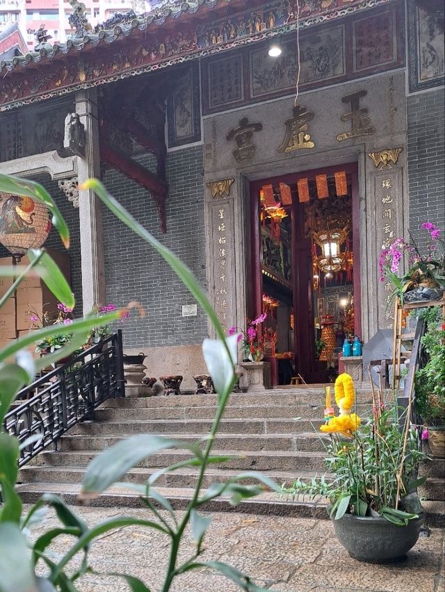 แวะเที่ยววัด Pak Tai ใน Wan Chai จุดพักใจในฮ่องกง!