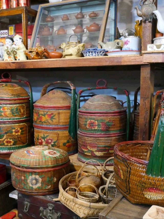 เที่ยวย้อนวันวานที่ตลาดจีนซากแง้ว