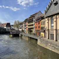 Strasbourg  เมืองสายน้ำสุดคลาสสิคแห่งฝรั่งเศส