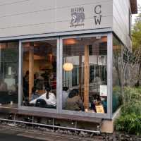 Higuma Doughnuts คาเฟ่น่านั่งย่านโอโมเตะซานโดะ