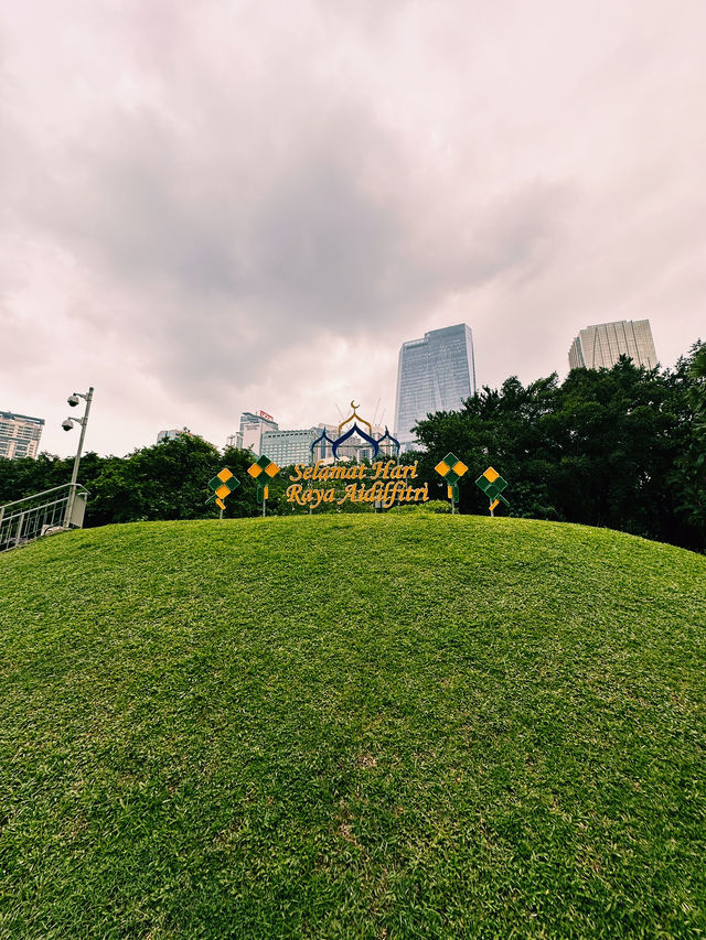 ラヤの魔法が公園を包む！KLCCパークで過ごす祝祭のひととき