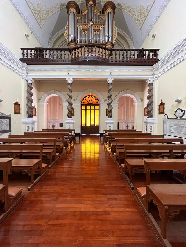 ⛪️ Time Travel in Macau: Charming Churches and Colonial Beauty