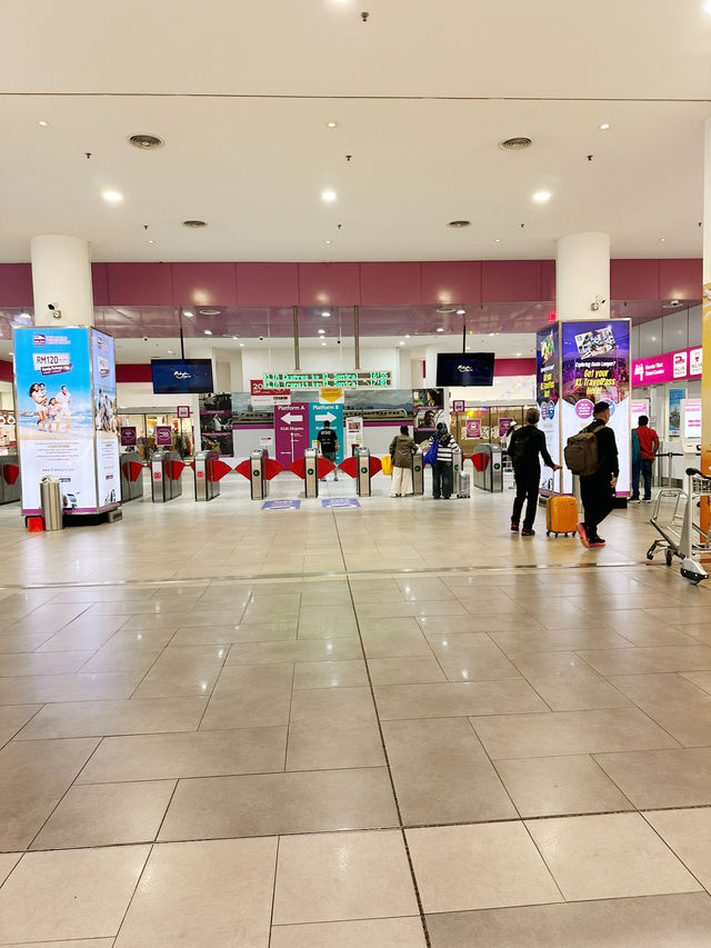 空への出発はここから！KLIA Terminal 2と高速鉄道で感じる旅の鼓動