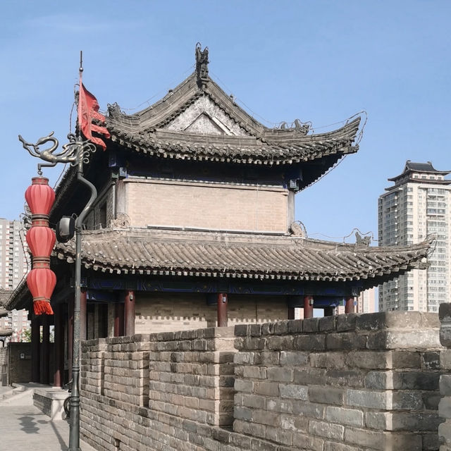 🏯 Xi’an City Wall — Cycling Through 600 Years of History