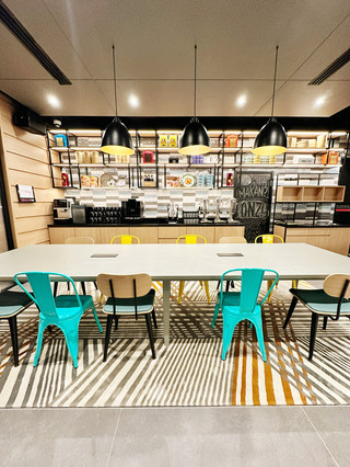 ZONE OUT di Moxy Kuala Lumpur Chinatown – Tempat Energi Berpadu dengan Kemudahan