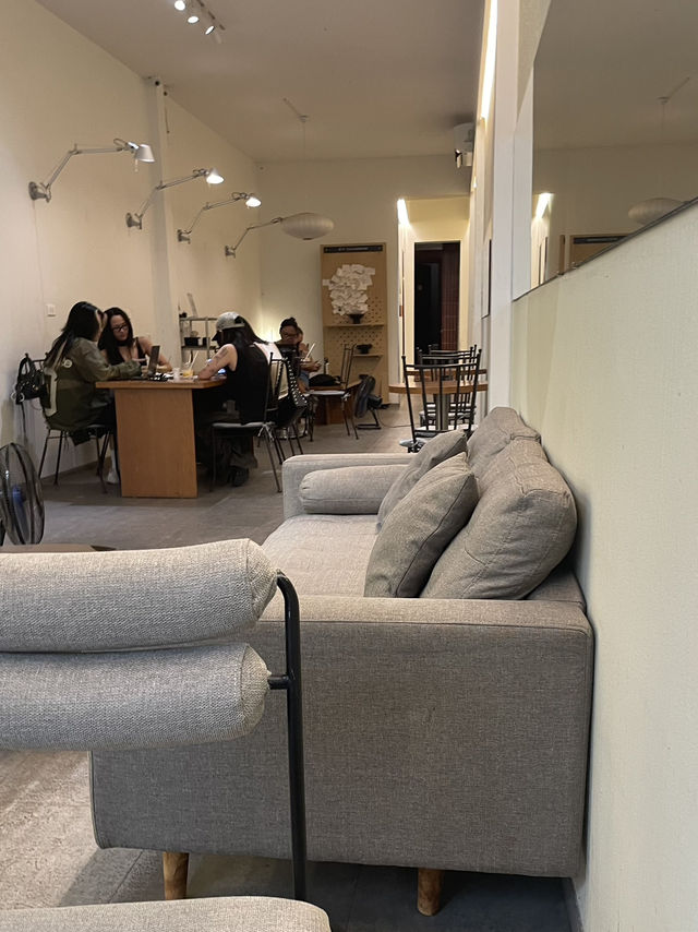 ☕ Care Raaw Hanoi – คาเฟ่ Specialty Coffee กลาง Ol