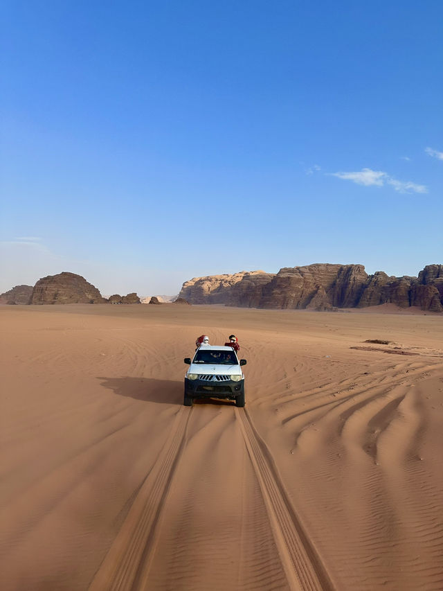Jeep 4x4 Adventure in Wadi Rum