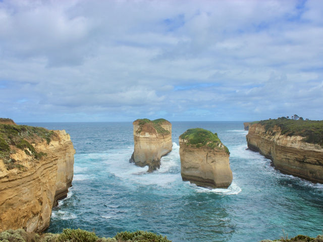 🌊 Thunder Cave – Nature’s Echoing Symphony Along the Great Ocean Road