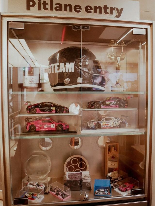 ตามรอยคาเฟ่ของทีม UNO RACING ที่ร้าน UNO COFFEE