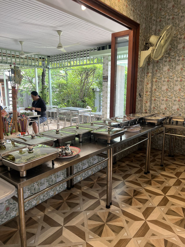 ร้านป้าขาว ขนมจีนเมืองคอน
