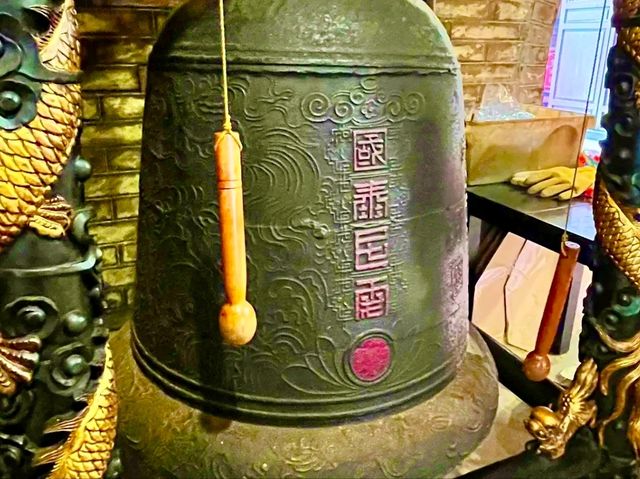 Tin Hau Temple, Aberdeen – A Tranquil Heritage Beside the Sea Tin Hau Temple, Aberdeen – A Tranquil Heritage Beside the Sea