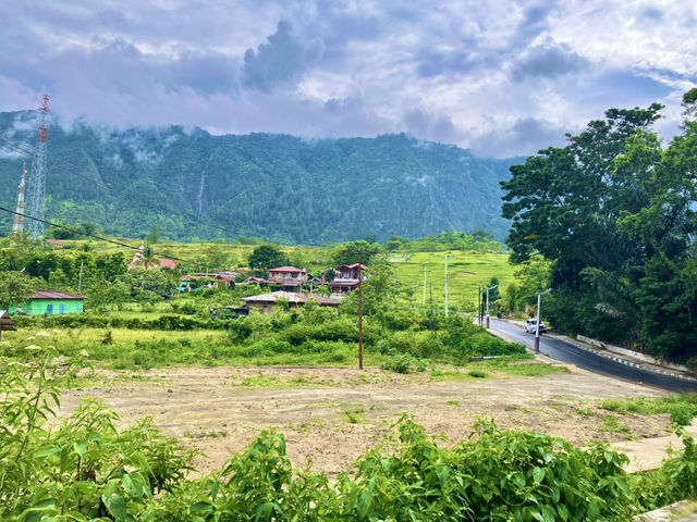 東南アジアのスイスへ──サモシール島をバイクでめぐる絶景旅 東南アジアのスイスへ──サモシール島をバイクでめぐる絶景旅