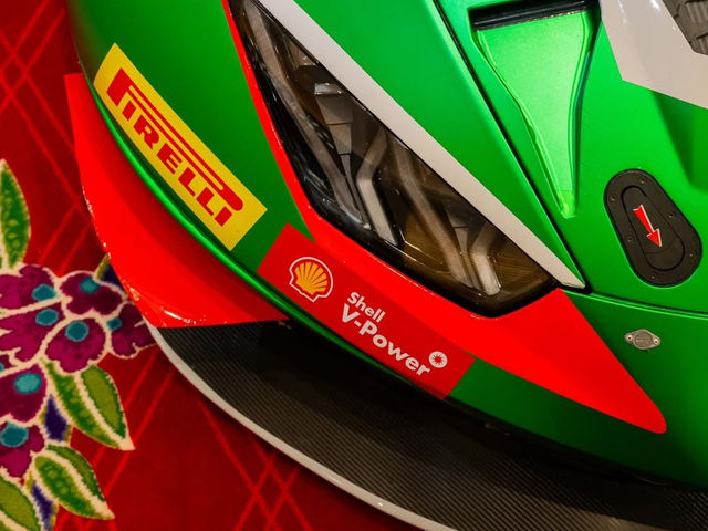 Where Pavé Meets Pavement: A Confluence of Hypercar and Horological Art