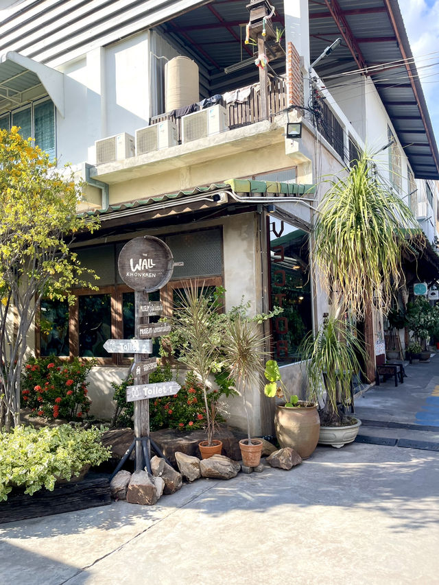 The wall khonkaen family space🍹☕️🍰🍝🍛🍵 The wall khonkaen family space🍹☕️🍰🍝🍛🍵