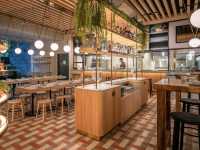 🍽️ Changi Airport: A Global Foodie Destination! 🇸🇬✈️