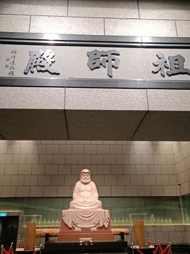 佛國淨土與落羽松秘境交織的南投中台禪寺