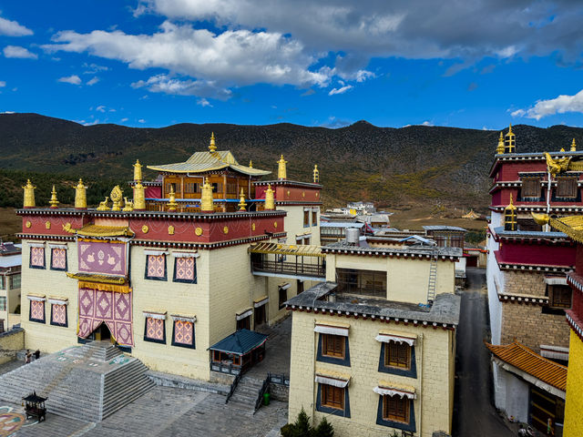 🏔️ 송찬림사 – 호수와 맞닿은 자연속의 고요