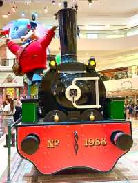 A Glimmering Cocoon: Christmas at Admiralty's Heart