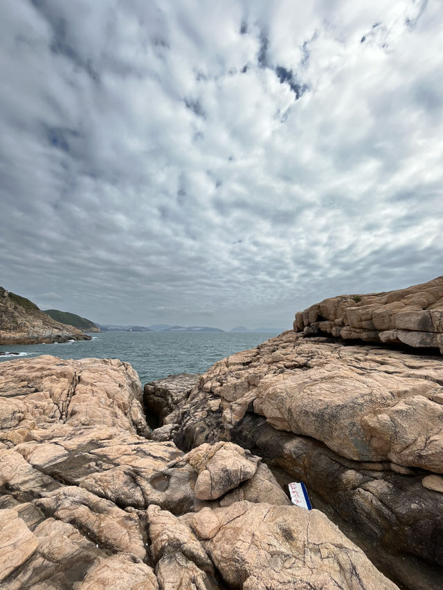 香港隱世海灘🌊模達灣 x 石排灣打卡攻略！絕美薑花田＋手指岩石✨