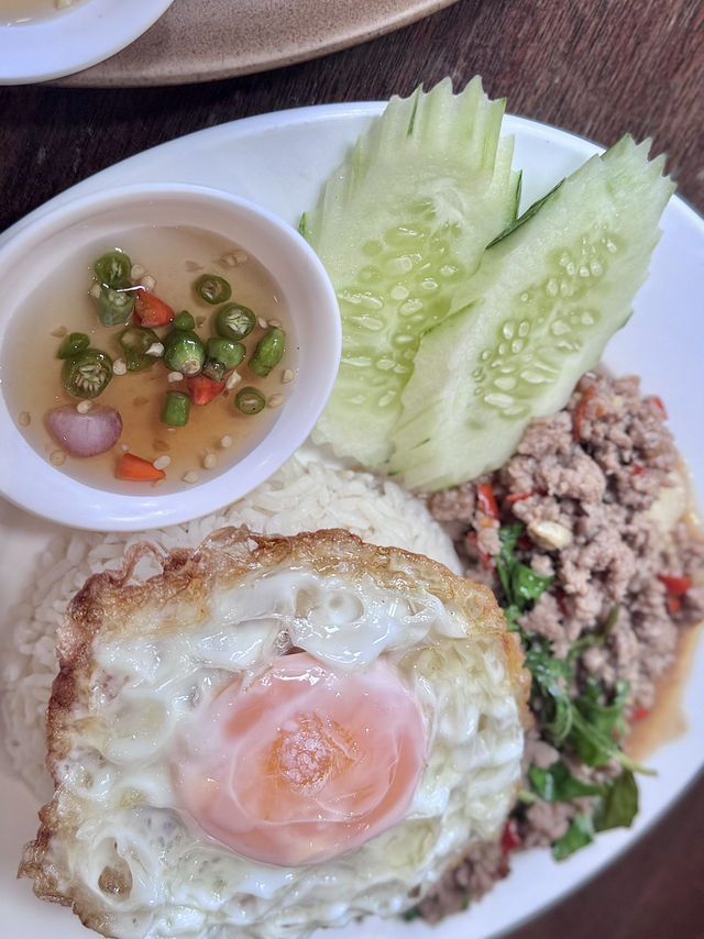 🪟 Warm Window Silom 