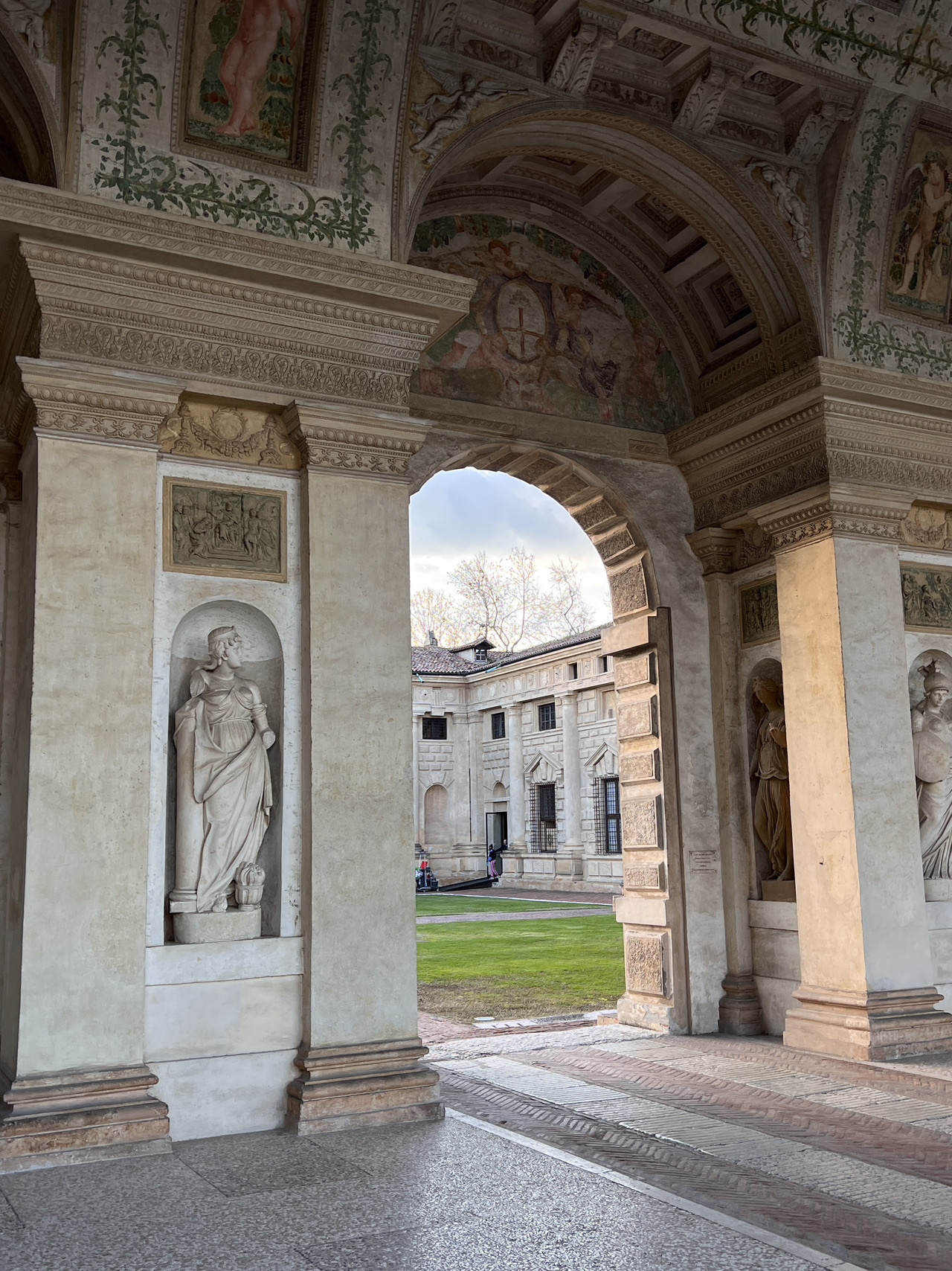 Palazzo Te: Ketika Seni Renaisans Melanggar Aturan