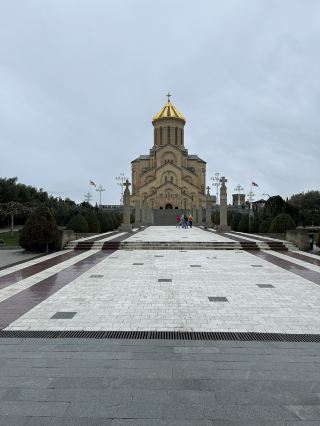 ジョージア4日間の旅：トビリシ＆ゴリ—絶景、絶品グルメ、そして心地よいバイブス。