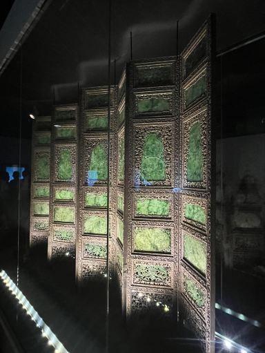 白菜」の彫刻で有名な「国立故宮博物院」 | Trip.com 台北